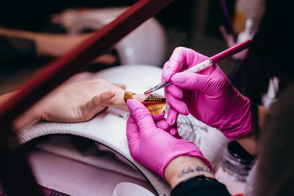 Alongamento e nail art